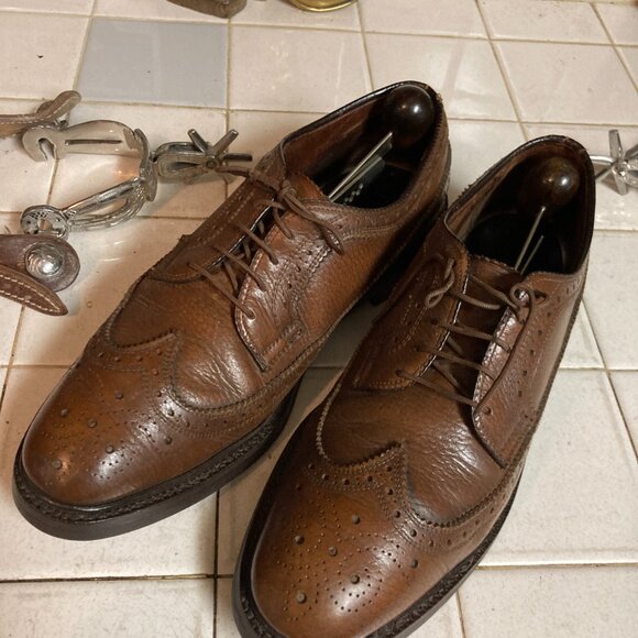 VINTAGE WING TIP MADE IN USA SHOES 9 C main image 5